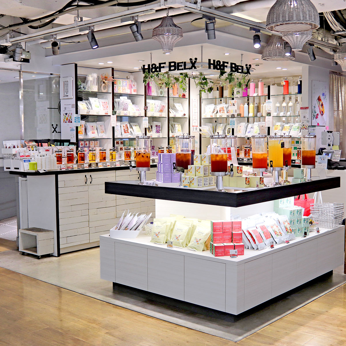 H&F BELXルミネ新宿店